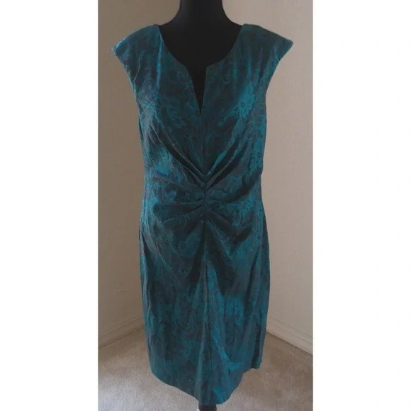 green emerald velvet dress Emerald Green Connected Apparel Short Dress Cocktail – The Dress Outlet main image 0
